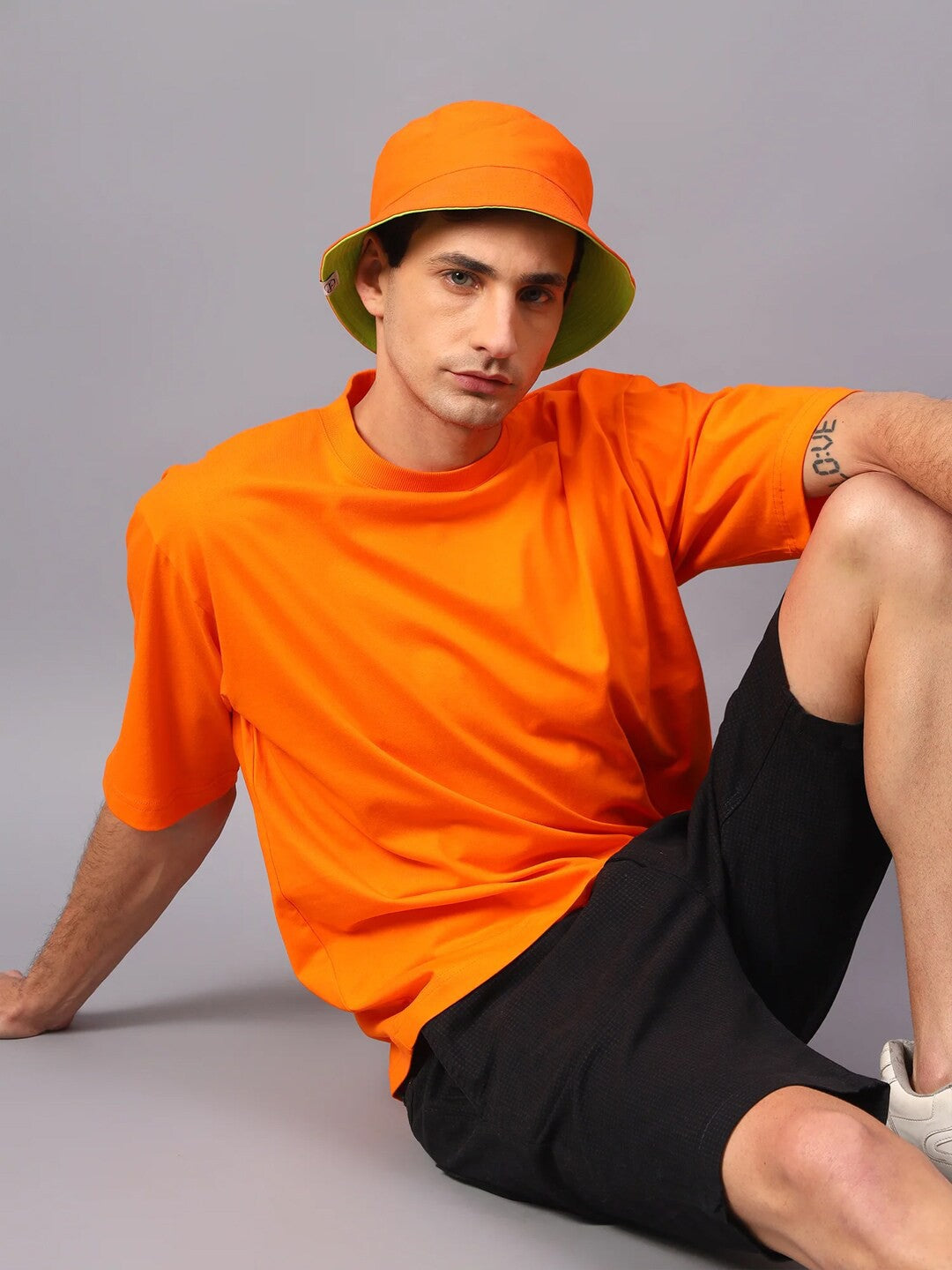 PLAIN BLACK FRENCH TERRY TSHIRT